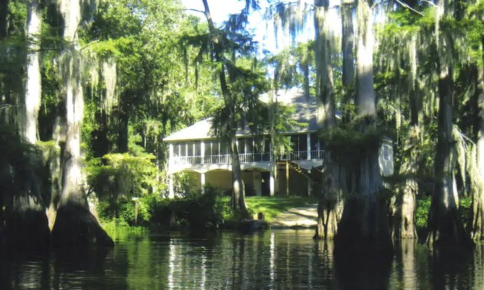Karnack Casa | Come enjoy the best that Caddo Lake has to offer!