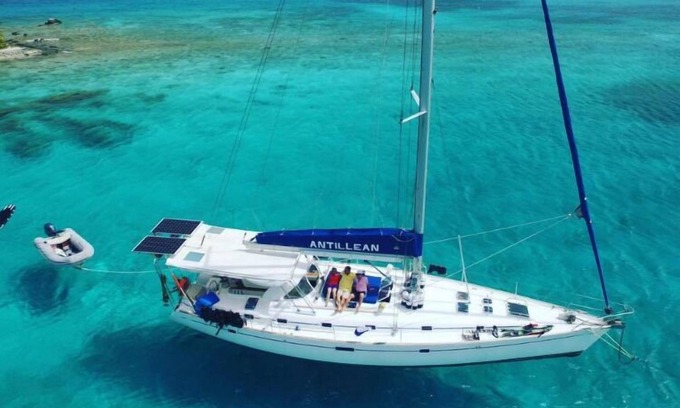 Estate Western Water Island Alquiler De Eote | Ven a navegar el mar Caribe a bordo de las Antillas