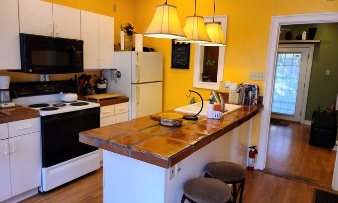 Thomas Square Apartamento | ¡Visítenos En Savannah ... Estudio para 2 - Desde * $ 100 / noche *