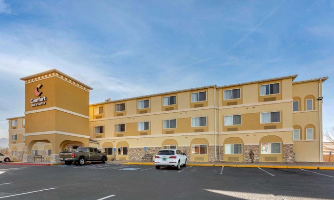 Northeast Heights Hotel | Comfort Inn & Suites Alameda at Albuquerque Balloon Fiesta Park