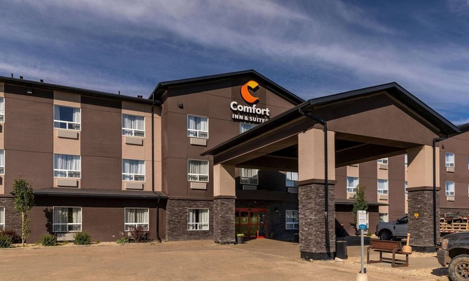 Fox Creek Hotel | Comfort Inn & Suites