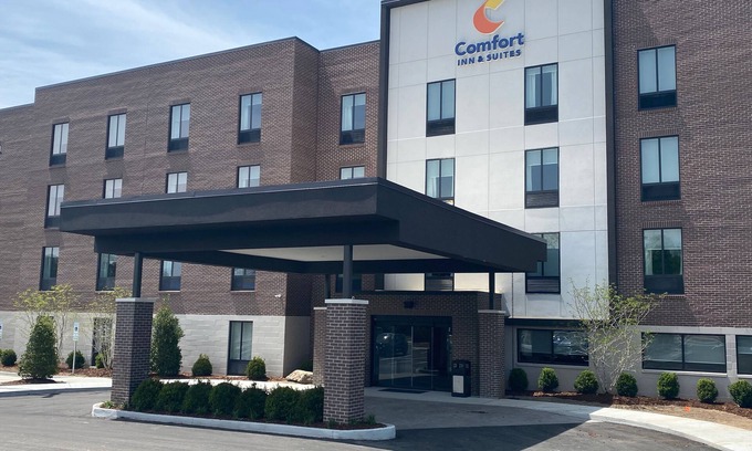 Gallatin Hotel | Comfort Inn & Suites Gallatin - Nashville Metro