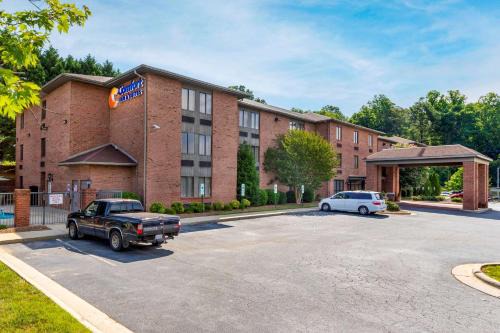 Lenoir Hotel | Comfort Inn & Suites Lenoir Hwy 321 Northern Foothills