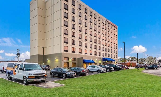 Schiller Park Hotel | Comfort Suites Chicago O'Hare Airport