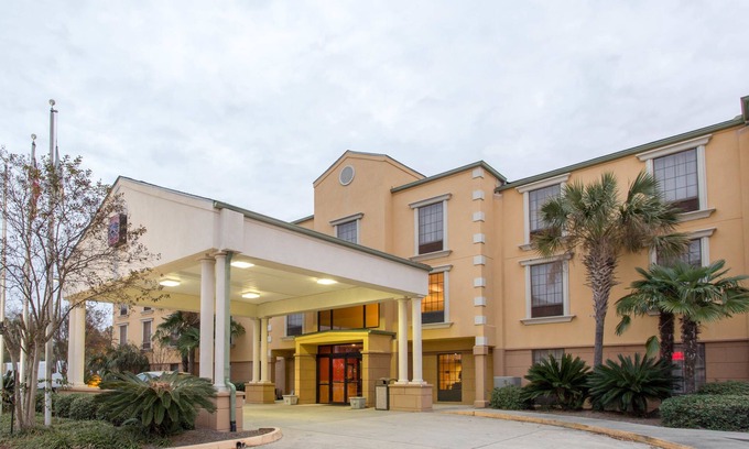 Port Allen Hotel | Comfort Suites Port Allen - Baton Rouge