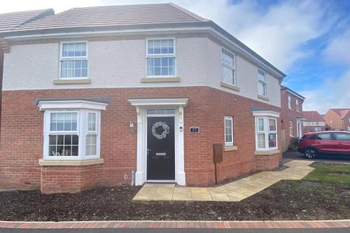 Grantham Casa | Comfortable 5 - Guest Abode - In Quiet Village