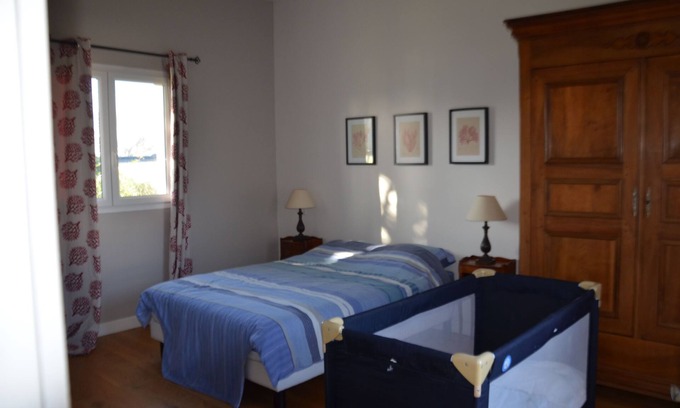 Verines Casa | COMFORTABLE MASTER SUITE IN A HOME