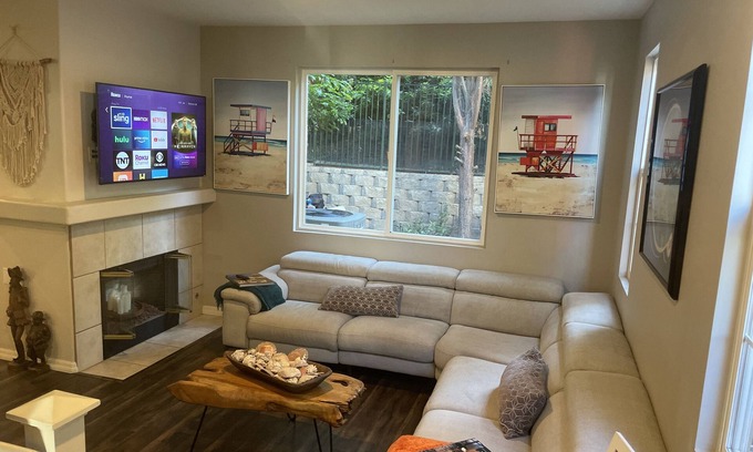 Aliso Viejo Casa | Comfortable pet friendly 3 bed 2.5 bath with private backyard