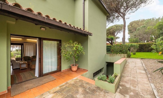 Santa Margherita di Pula Villa | Confortable villa a 100 metros del mar. P1792