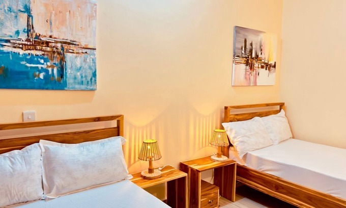 Kunduchi Apartamento | Comfy 2-bedroom apartment with WiFi, AC in vibrant area in Dar es Salaam🥰