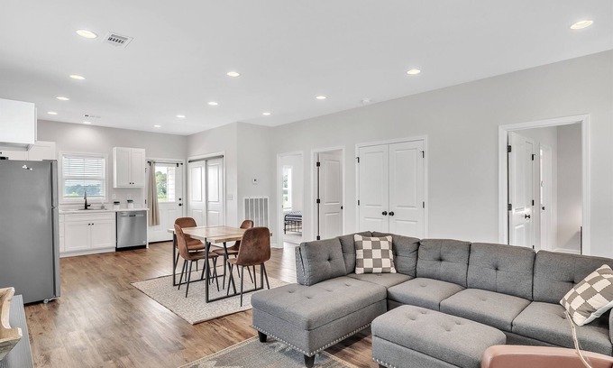 Columbus Casa | Comfy & Convenient 2BR Guest House in Columbus