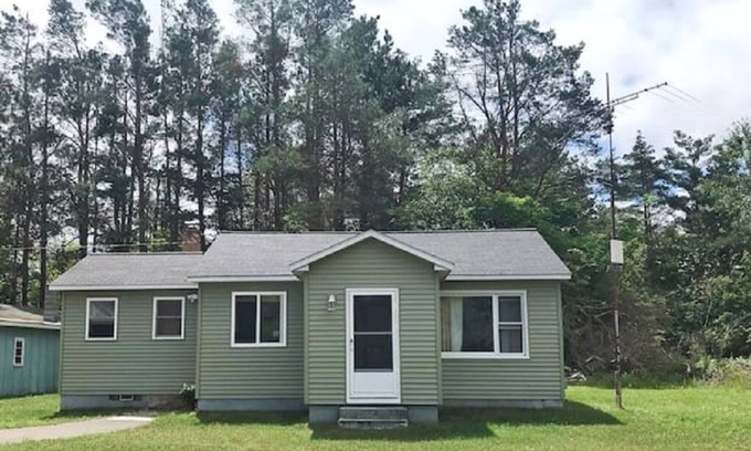 Goetzville Casa | Comfy Cottage to escape the crowds