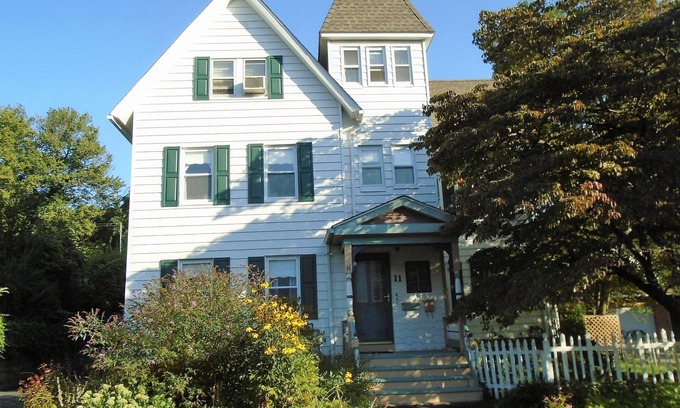 Ansonia Apartamento | APTO CÓMODO. CERCA DE YALE, NEW HAVEN Y AREA COMPANIES