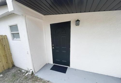 Old Seminole Heights Casa | Comfy Suite in Tampa