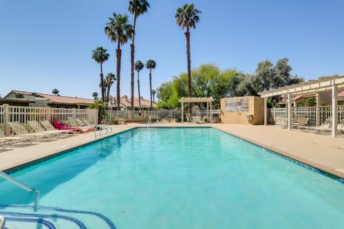 Palm Desert Apartamento | Community Pool and Hot Tub Palm Desert Rental!