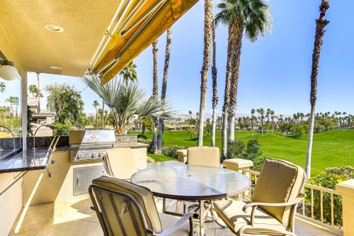Palm Desert Apartamento | Community Pools and Golf Views Palm Desert Condo!