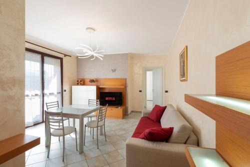 Marnate Apartamento | Comodo [20min da MXP]+Box Auto