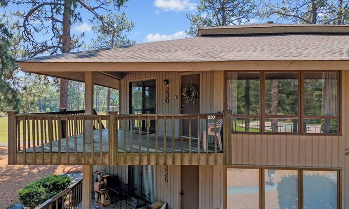 Foxfire Condominio | Condo with Golf, Pool and Tennis Courts. 10 min to Pinehurst.