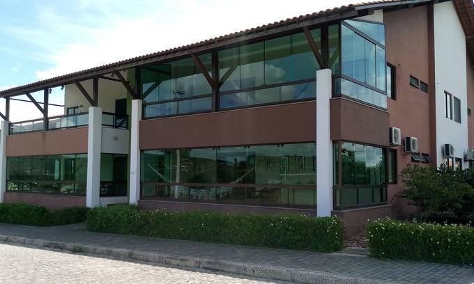 Maria Auxiliadora Alquiler De RV | Hola, soy Flat 101, planta baja, fuente en el Hotel Canarius de Gravatá, con 99 m2