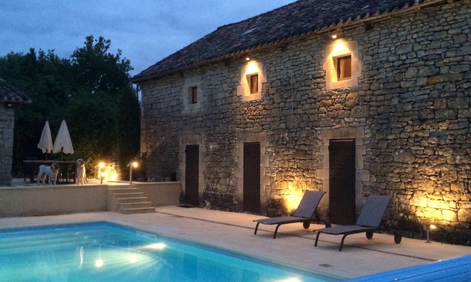 Cours Casa | Granero convertido con piscina privada