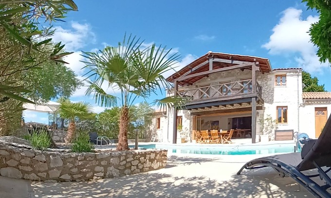 Loubezs-Bernac Casa | Capilla convertida con piscina privada climatizada