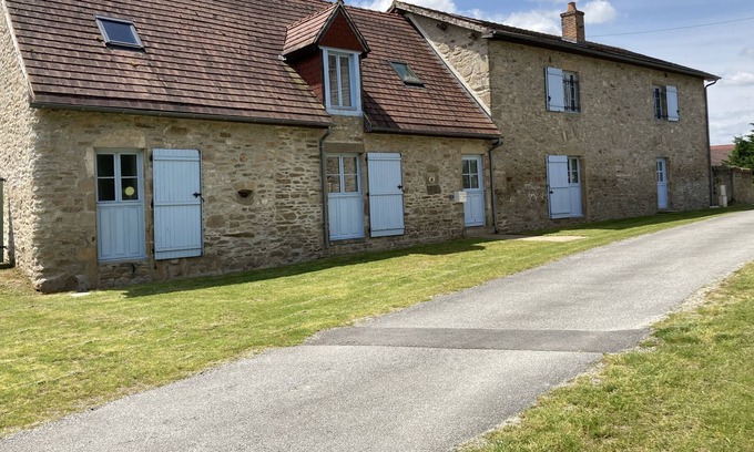 Dompierre-les-Eglises Casa | converted barn in the heart of the limousine countryside