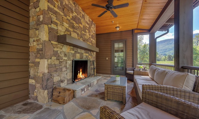 Mill Spring Casa | Cookside Villa | A Mountain Getaway Like No Other