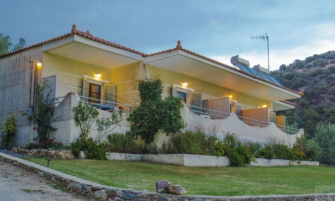 Karvelas Apartamento | Fresco, tranquilo, completo, estudios Nefeli.