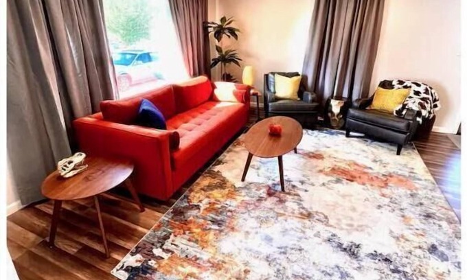 Dodge City Casa | Cool, Trendy house in Dodge City! The Painted Cow