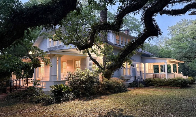 Montrose Casa | Coolest House in Fairhope! 2x King Beds! Porches!