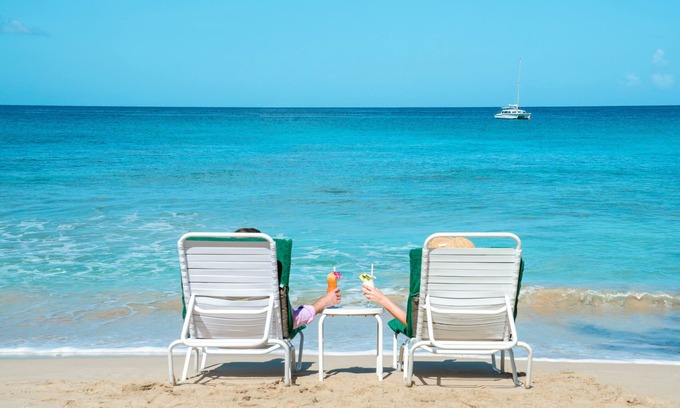 Folkestone Hotel | Coral Reef Club
