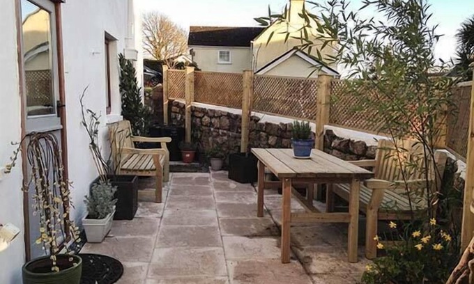 Reynoldston Cabaña | Corner Cottage