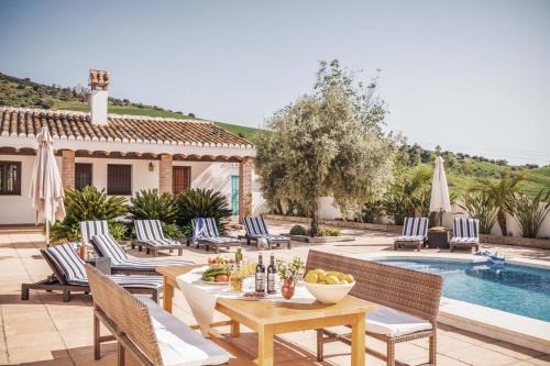 Pizarra Casa | Cortijo Cantares by Rosas Cantares