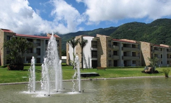 Santa Ana Apartamento | Costa Rica, Entire Apartment in Avalon Country Club High Speed Internet