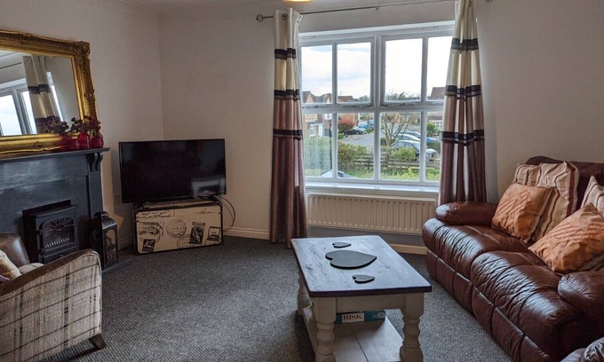 Newark Casa | Cosy 3 bed house near to Newark centre, fast WIFI