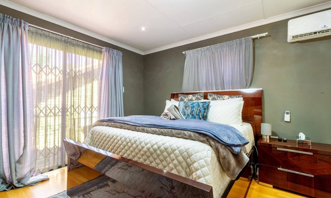 Greater Johannesburg Metropolitan Area Cabaña | Cosy and beautiful 1 bedroom flatlet