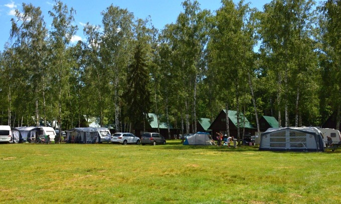 Hradec Kralove Casa | Hermoso apartamento en villa para 12 personas con WIFI, TV, patio y mascotas permitida