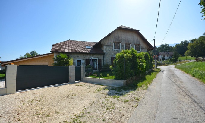 Alby-sur-Cheran Casa | Cosy gîte near lakes Annecy and Le Bourget