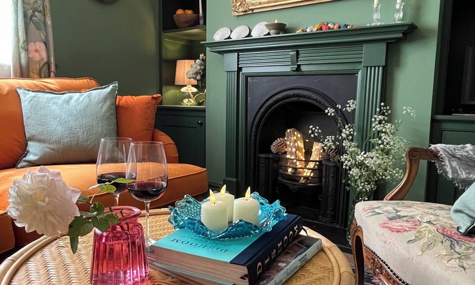 Upper Town Cabaña | Cosy Georgian cottage, very central, newly renovated, with a courtyard, sleeps 3