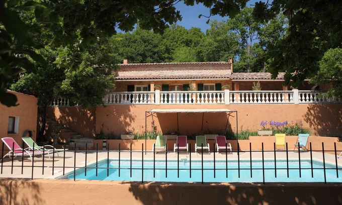 Caseneuve Villa | Nido acogedor para seis personas al pie del Luberon