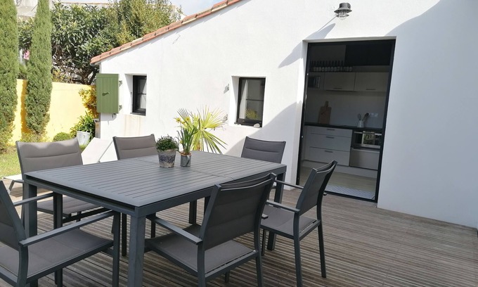 Sainte-Marie-de-Re Casa | Cálida casa con jardín cerca de la playa y tiendas.