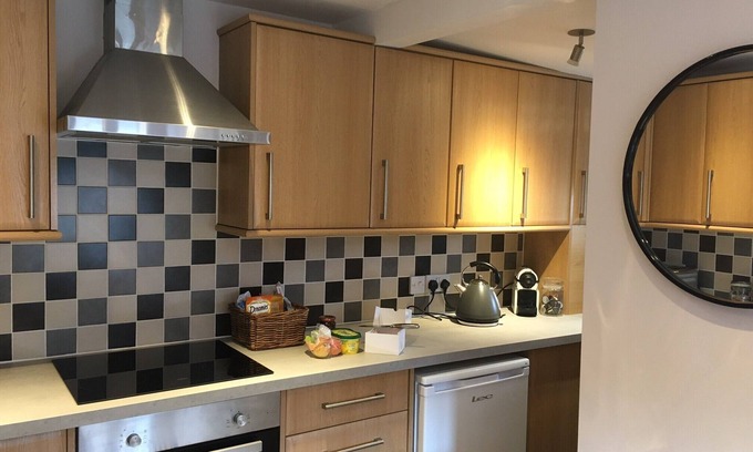 Tealby Cabaña | Cosy Lincs Wolds Cottage in Picturesque Tealby