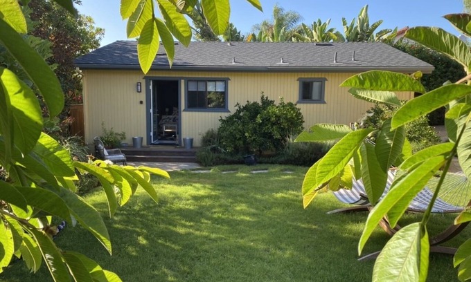Solana Beach Casa | Cosy Solana Beach Guest Cottage / Studio in perfect location.