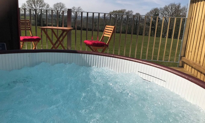 Pentrefelin Cabina | Cothi lodge luxury clamping on the heart of Wales