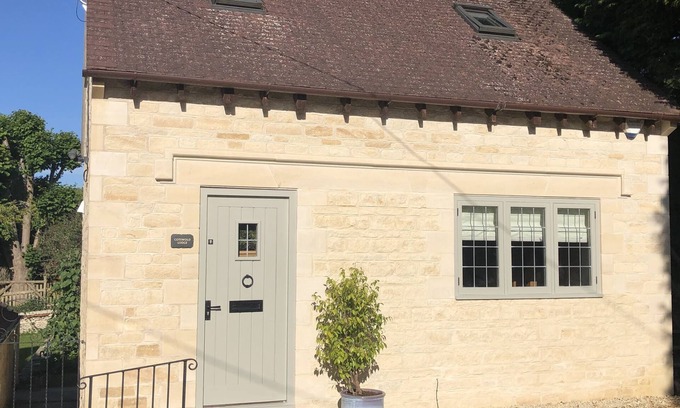 Painswick Cabaña | Cotswold Lodge-Lujoso-Rural-Vista al Jardín-Baño privado con ducha