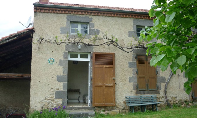Arlet Cabaña | Casa rural 4/5 personas en Arlet "en un entorno verde"