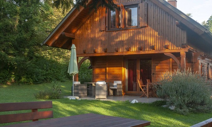Bled Cabina | Cottage Bala - acogedora casa de campo con un gran jardín privado (aislado y relajante)
