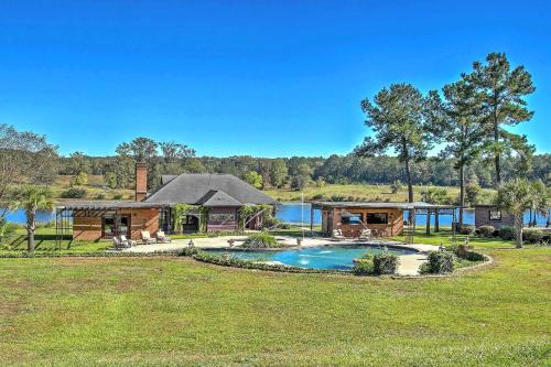 Ridgeway Casa | Cottage by the Pond on Gorgeous Expansive Estate