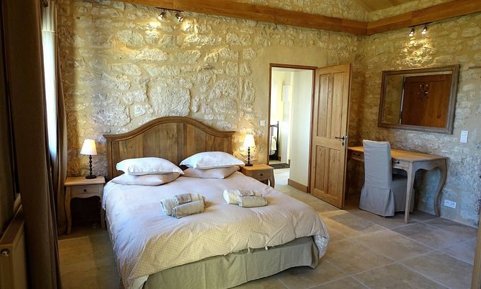 Saussignac Casa | Cottage de Luxe 2 a 3 Personnes - vue Imprenable et Piscine sur Place Ferme bio