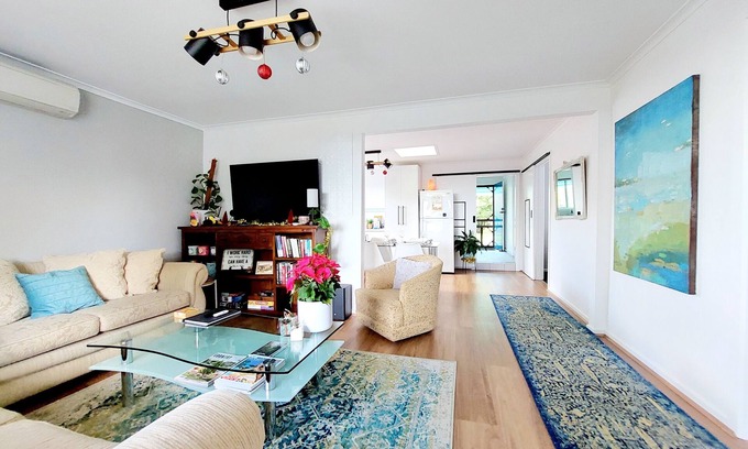 Drouin Casa | Cottage on Church Drouin - Middle of Everywhere